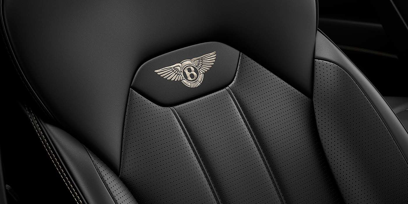 Bentley Köln Bentley Bentayga EWB SUV Beluga black leather seat detail