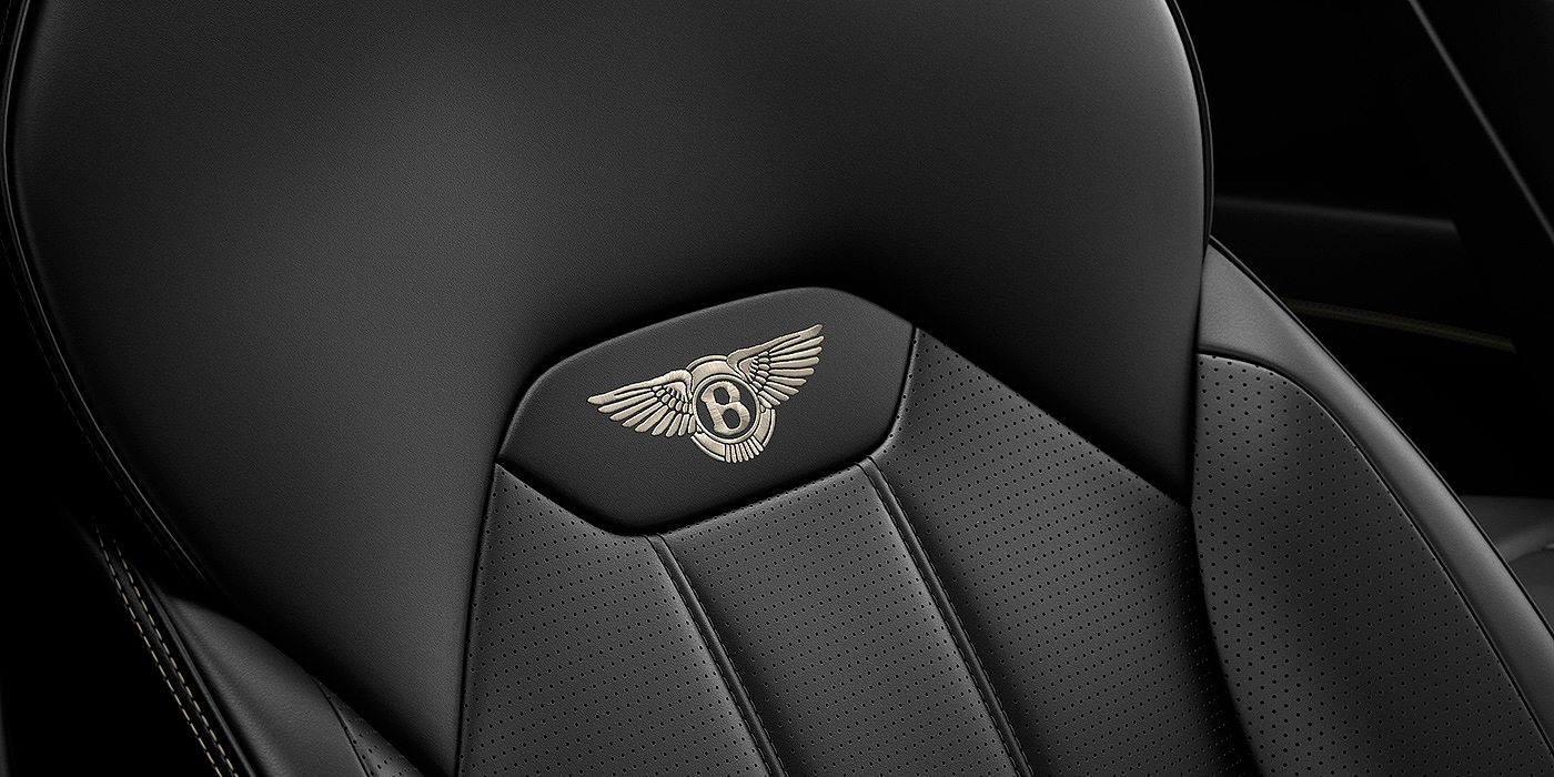 Bentley Köln Bentley Bentayga seat with detailed Linen coloured contrast stitching on Beluga black coloured hide.