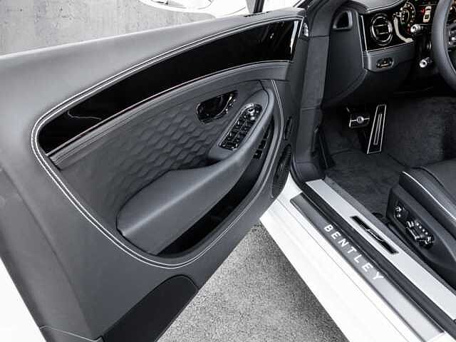 22:Bentley Continental GT Speed V8 Hybrid, Coupé, Glacier White, Bentley Köln