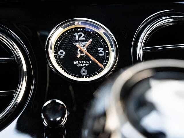 19:Bentley Continental GT Speed V8 Hybrid, Coupé, Glacier White, Bentley Köln