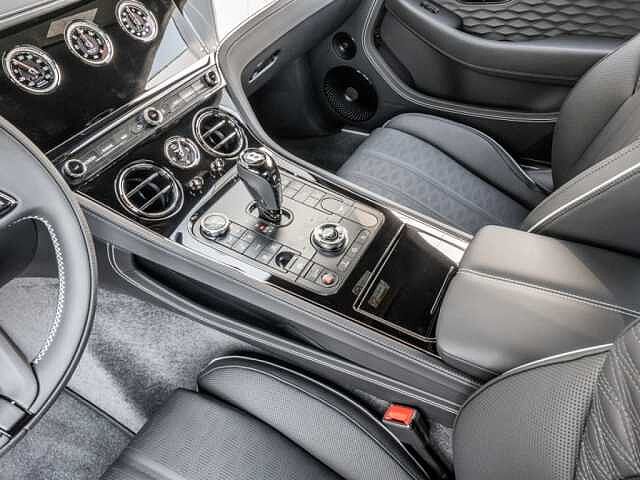 14:Bentley Continental GT Speed V8 Hybrid, Coupé, Glacier White, Bentley Köln