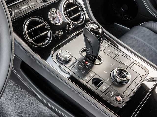 13:Bentley Continental GT Speed V8 Hybrid, Coupé, Glacier White, Bentley Köln